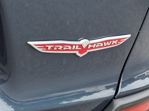 Used 2019 Jeep Cherokee Trailhawk w/ Comfort/Convenience Group AWD/4WD image 36