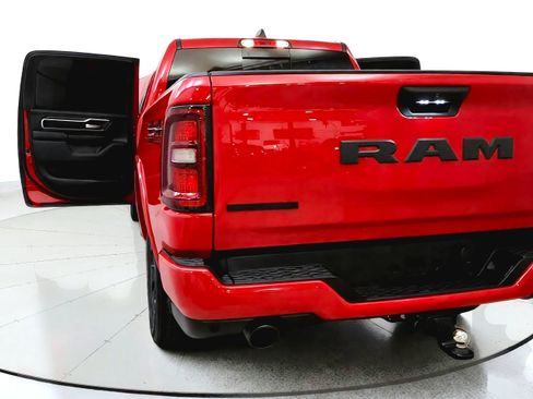 Used 2025 RAM 1500 Big Horn AWD/4WD image 13