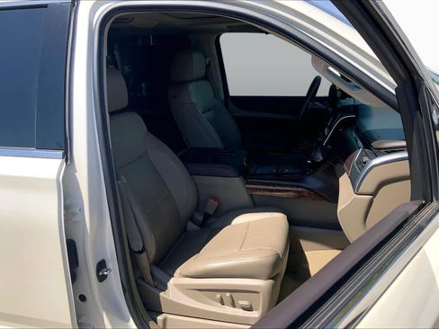 Used 2015 Chevrolet Tahoe LTZ AWD/4WD image 9