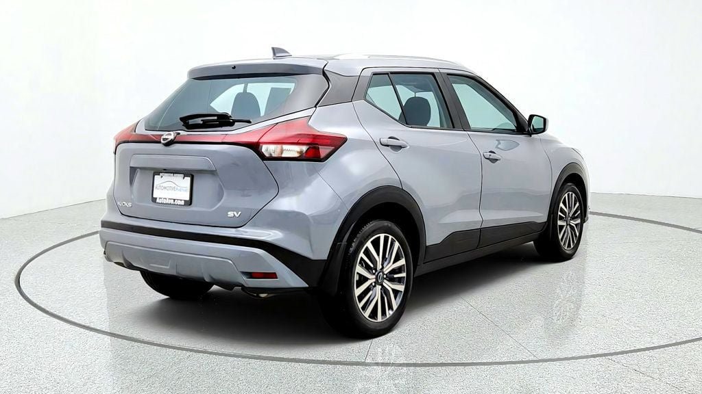 Used 2024 Nissan Kicks SV FWD image 5