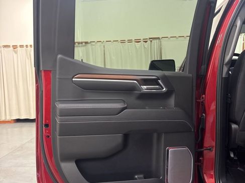 Used 2024 GMC Sierra 1500 Denali w/ Technology Package AWD/4WD image 24