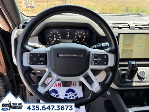 Used 2022 Land Rover Defender 110 X-Dynamic SE AWD/4WD image 17