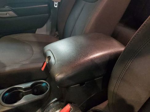 Used 2018 Jeep Wrangler Unlimited Sport S image 28