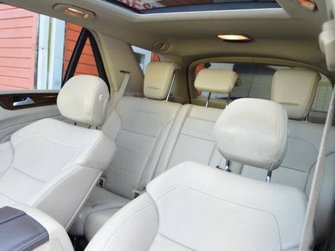 Used 2015 Mercedes-Benz ML 350 4MATIC image 49