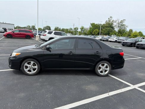 Used 2011 Toyota Corolla LE w/ Premium Pkg FWD image 3