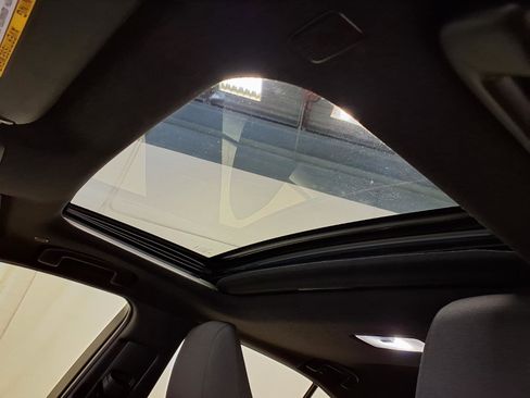 Used 2025 Toyota Corolla SE w/ SE Premium Package image 12