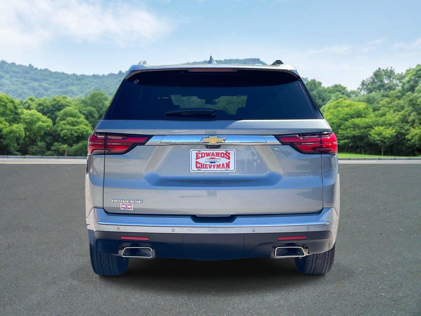 Used 2023 Chevrolet Traverse High Country FWD image 4