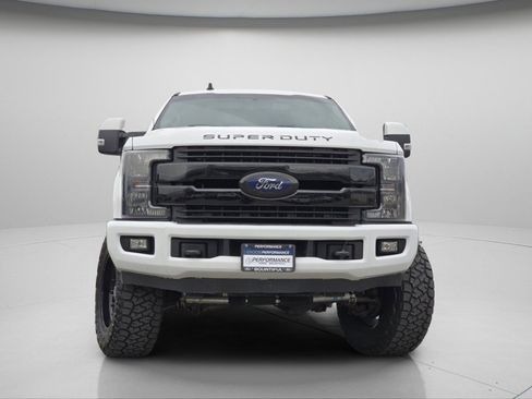 Used 2019 Ford F250 Lariat image 2