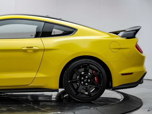Used 2017 Ford Mustang Shelby GT350R w/ GT350R Equipment Group 920A RWD image 9