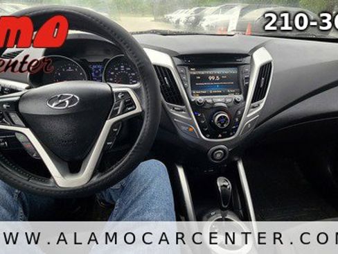 Used 2013 Hyundai Veloster RE:MIX Edition FWD image 30