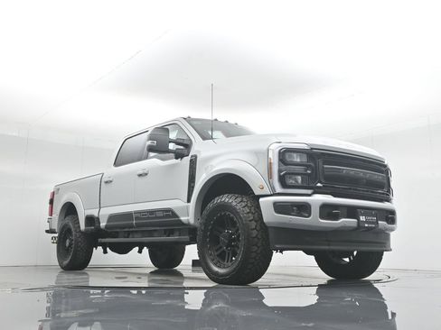New 2026 Ford F250 Lariat w/ Black Appearance Package image 55