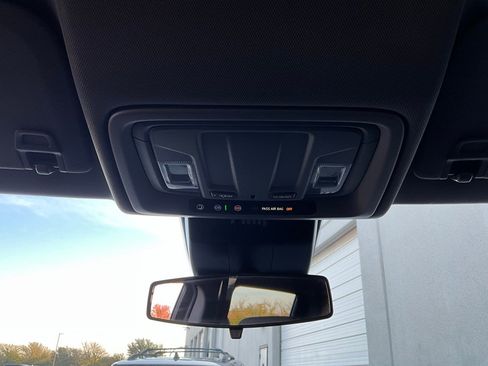 Used 2025 Chevrolet Silverado 1500 LT image 17