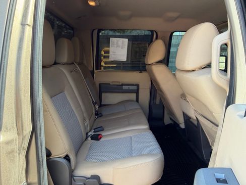 Used 2011 Ford F250 XLT w/ XLT Premium Pkg AWD/4WD image 26