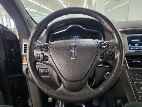 Used 2015 Lincoln MKT AWD image 10