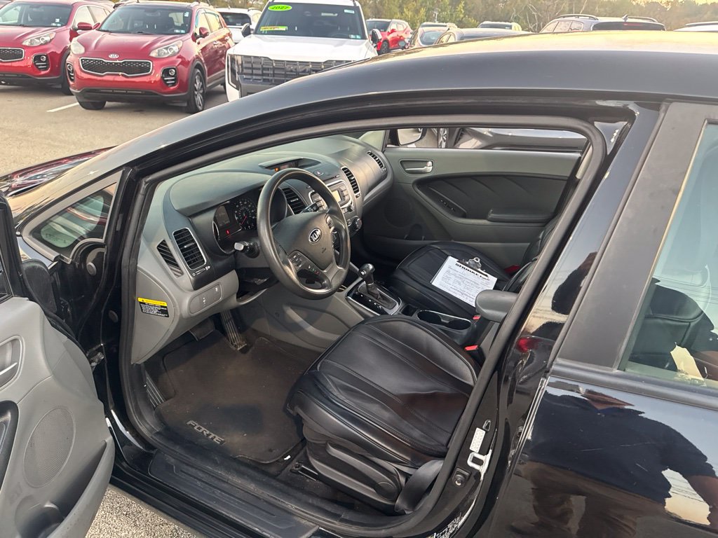 Used 2017 Kia Forte LX FWD image 9