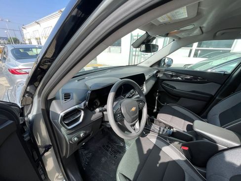 Used 2025 Chevrolet TrailBlazer LT image 34