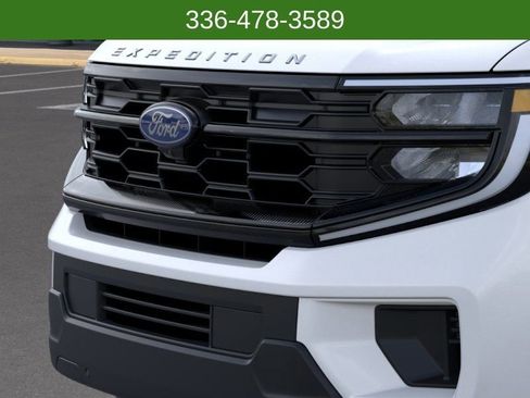 New 2025 Ford Expedition Active AWD/4WD image 17
