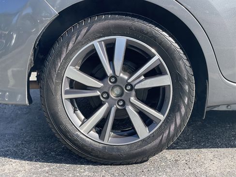 Used 2017 Nissan Versa Note SL image 37