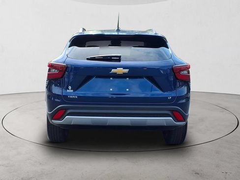 Used 2024 Chevrolet Trax LT w/ Driver Confidence Package FWD image 6