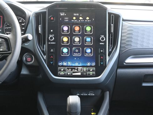 Used 2025 Subaru Forester Premium image 32