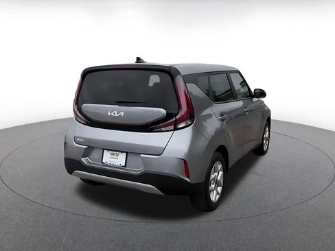 Used 2025 Kia Soul LX w/ LX Technology Package FWD image 15
