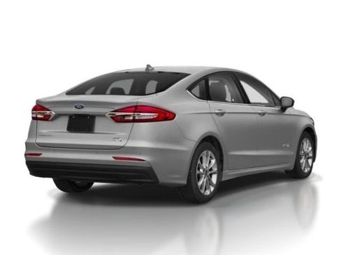 Used 2019 Ford Fusion SE FWD image 2