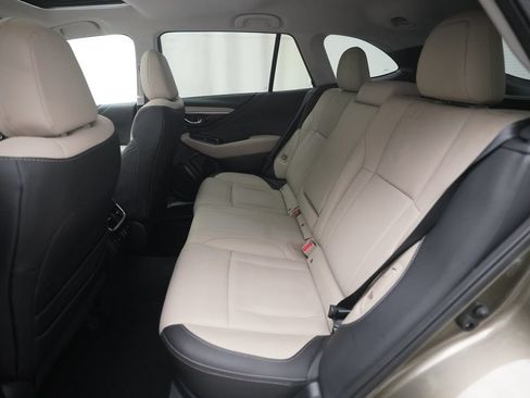 Used 2025 Subaru Outback Limited AWD/4WD image 16