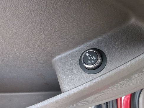 Used 2019 Chevrolet Traverse LT w/ LPO, Floor Liner Package FWD image 14