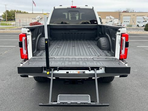 Used 2025 Ford F250 Platinum image 12