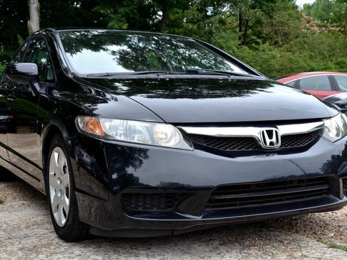 Used 2010 Honda Civic LX image 3