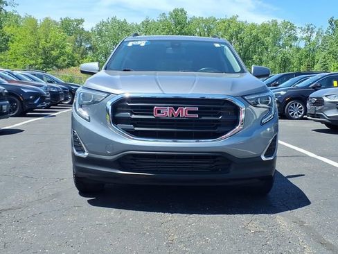 Used 2020 GMC Terrain SLE w/ Driver Convenience Package AWD/4WD image 2