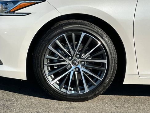 Used 2023 Lexus ES 300h w/ Premium Package image 30