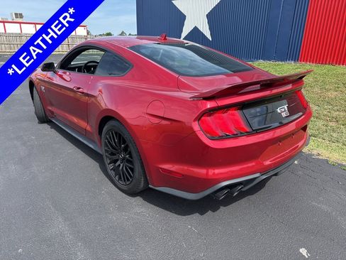 Used 2022 Ford Mustang GT RWD image 3