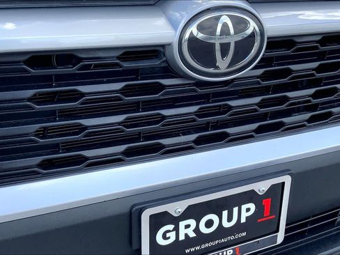 Used 2019 Toyota RAV4 LE FWD image 29