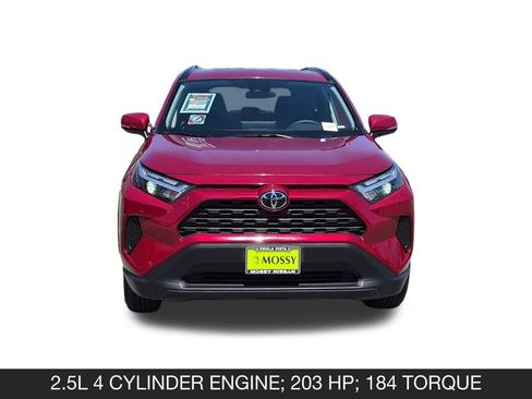 Used 2025 Toyota RAV4 XLE AWD/4WD image 4