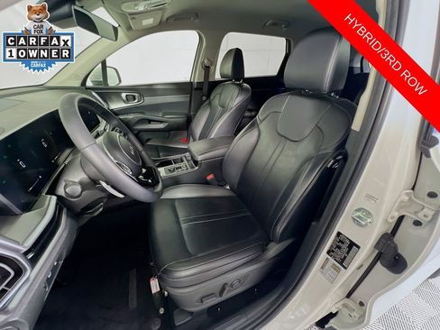 Certified 2025 Kia Sorento EX image 22