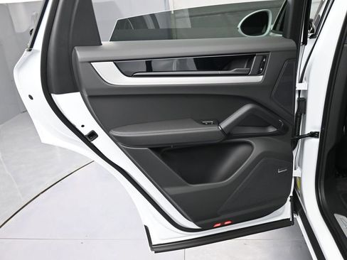 New 2026 Porsche Cayenne AWD/4WD image 22