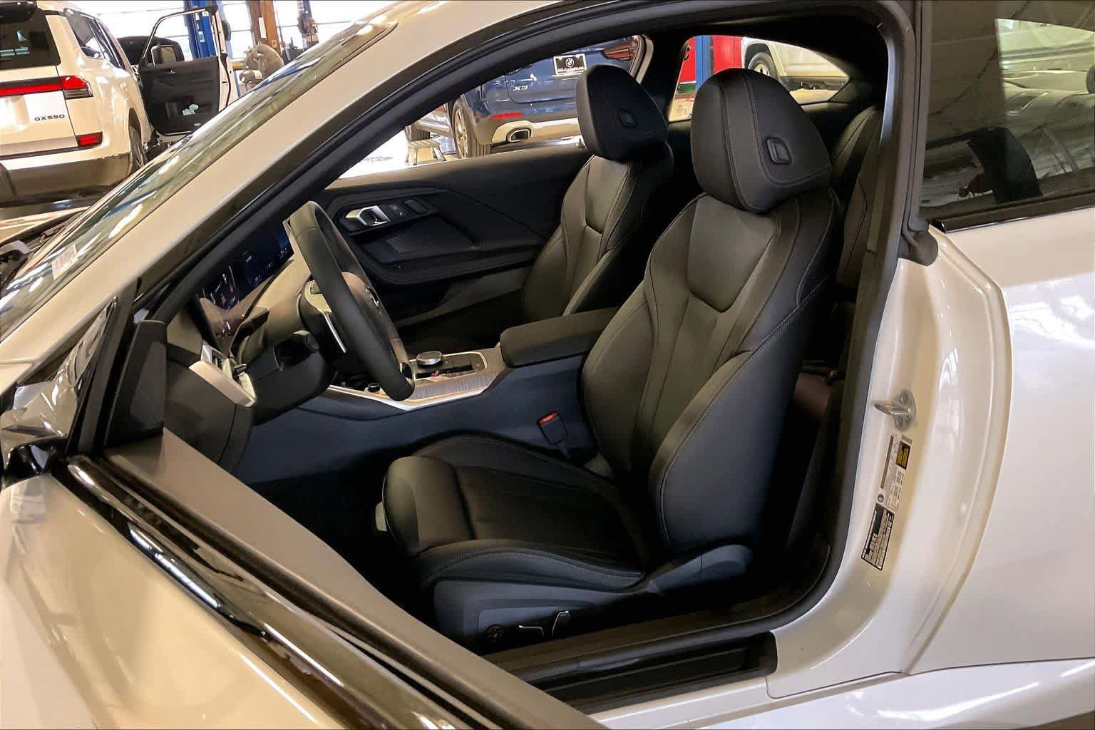 Used 2026 BMW 230i Coupe w/ Premium Package RWD image 9