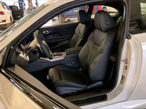 Used 2026 BMW 230i Coupe w/ Premium Package RWD image 9