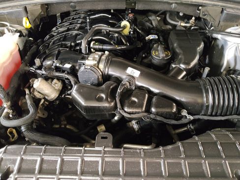 Used 2023 Jeep Grand Cherokee L Laredo image 30