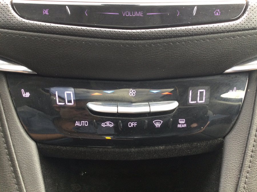 Used 2018 Cadillac XT5 Luxury w/ Driver Awareness Package AWD/4WD image 35