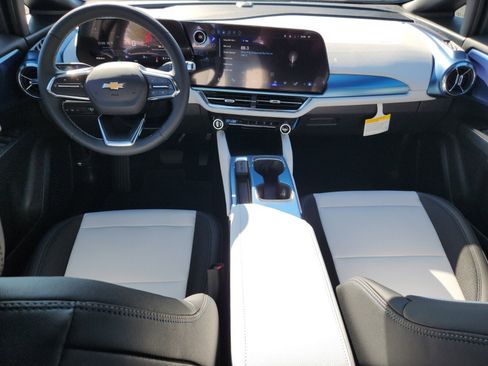 New 2026 Chevrolet Equinox EV LT image 8