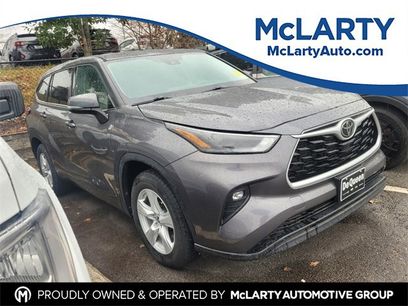 Used 2023 Toyota Highlander LE