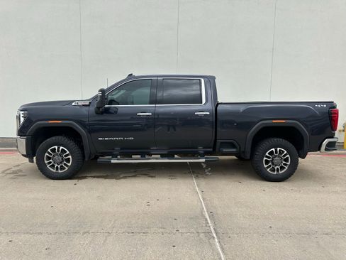 Used 2024 GMC Sierra 2500 SLT w/ SLT Premium Package image 5
