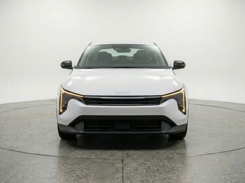 Used 2025 Kia K4 FWD image 2
