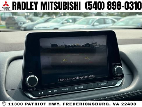Used 2023 Nissan Rogue S AWD/4WD image 9