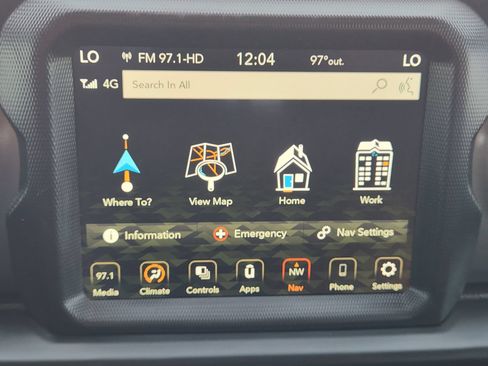 Used 2023 Jeep Gladiator Rubicon w/ LED Lighting Group AWD/4WD image 17