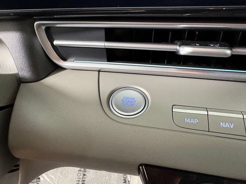Used 2025 Hyundai Elantra SEL FWD image 20