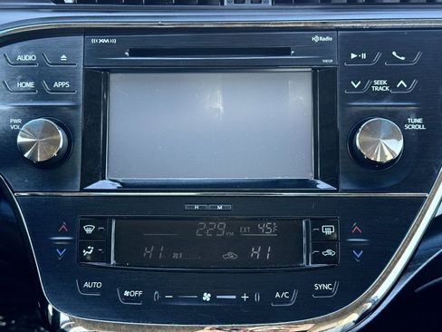 Used 2017 Toyota Avalon XLE image 28