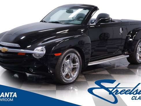 Used 2005 Chevrolet SSR w/ Preferred Equipment Group image 1
